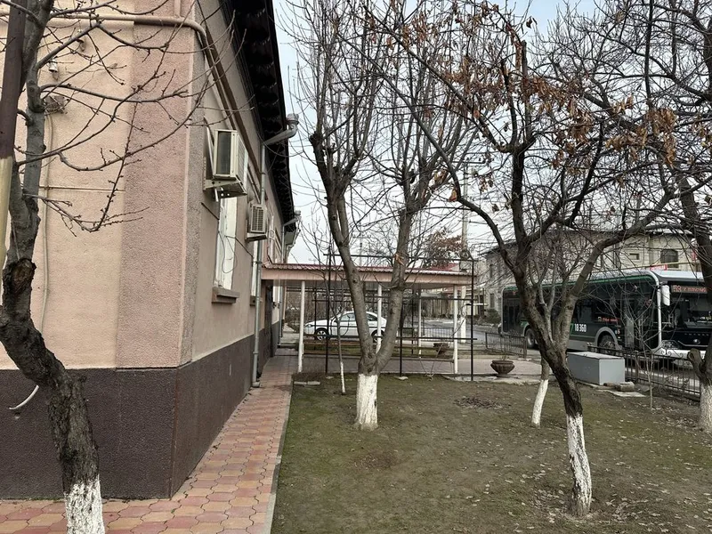 O’rikzor mahallada 6sotixli uchaska, uy srochna sotiladi. — фото 2
