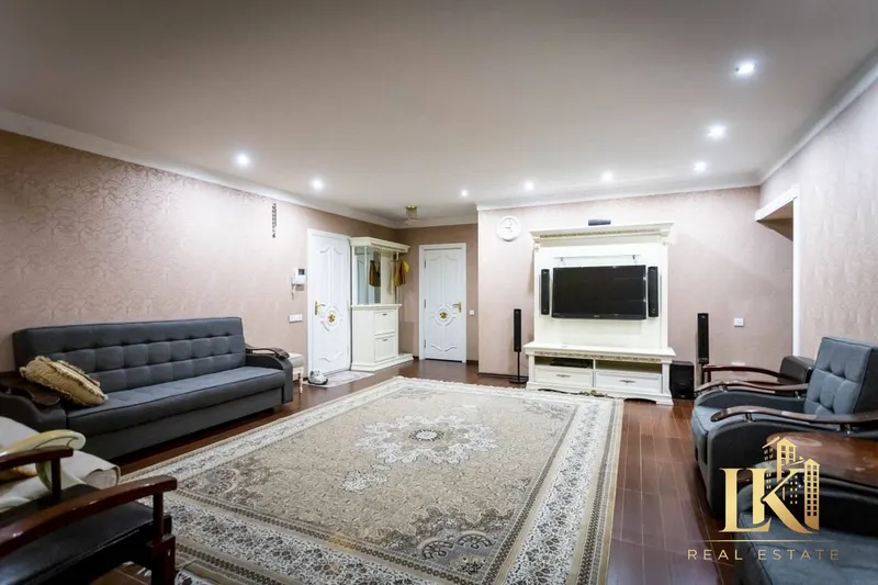 Продаётся 4-комнатная квартира (4/4/4), 90 м², Юнусабадский район 1 Продаётся 4-комнатная квартира (4/4/4), 90 м², Юнусабадский район 1