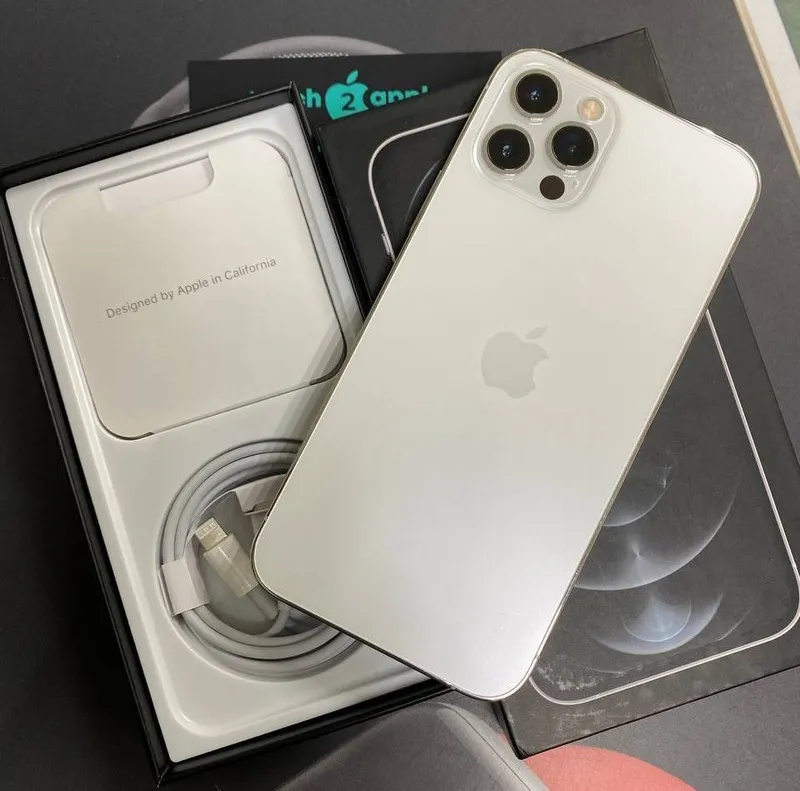 iPhone 12 white 128, свой телефон, в идеальном состоянии