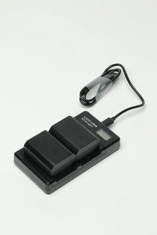 Sony NP-FZ100 Две батарейки + Двойная зарядка (LCD USB Charger) — фото 7