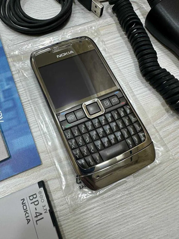 Nokia E71, оригинал в отличном состоянии — фото 1