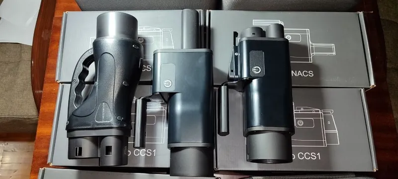 Адаптер переходник GBT DC-CSS1, GBT DC-CSS2, GBT DC-NACS 1 Адаптер переходник GBT DC-CSS1, GBT DC-CSS2, GBT DC-NACS 1