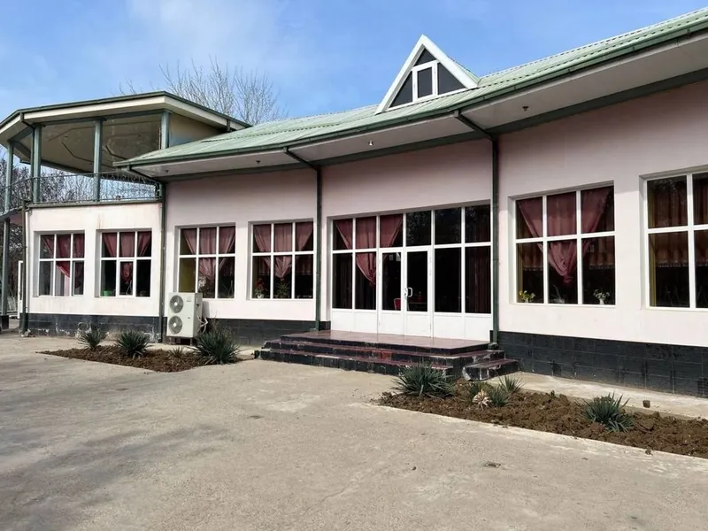 Kafe Alisher navoiy Parki Amfiteater yonida — фото 4