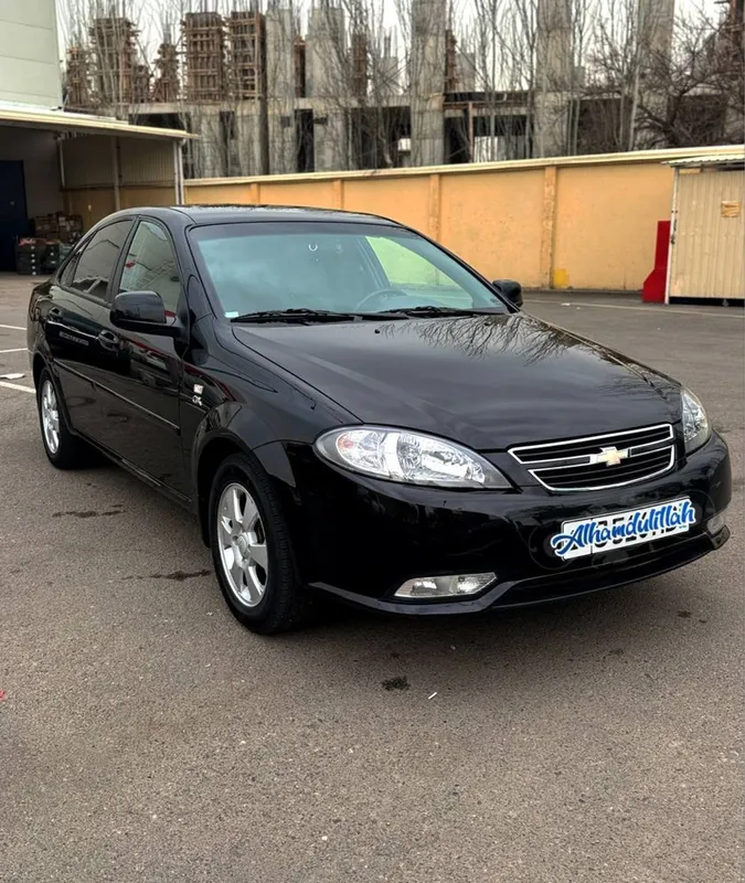 Chevrolet Jentra 2023~2024 qora metan gaz bez lyuk
