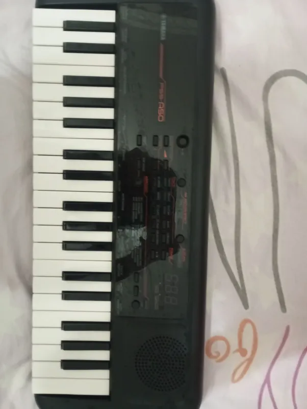 Haqiqiy pianino ,holati yengi ishlatilmagan . 2