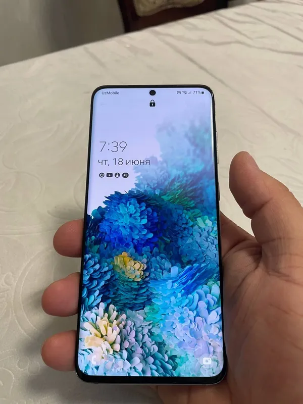 Samsung s20 sotiladi