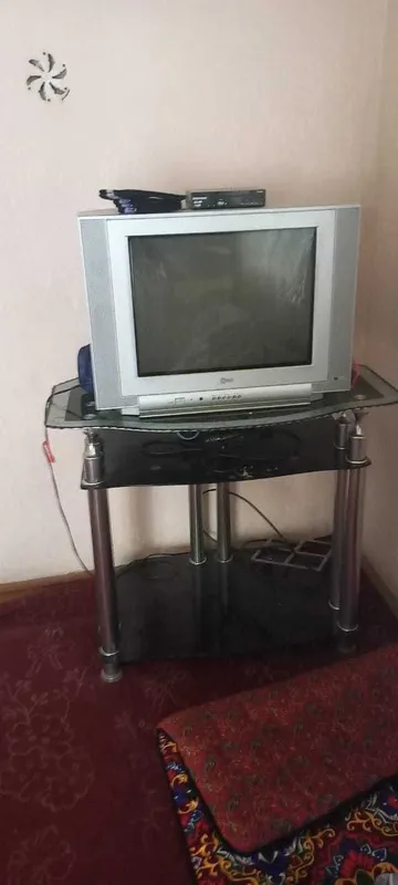 Postavka televizor bilan sotiladi