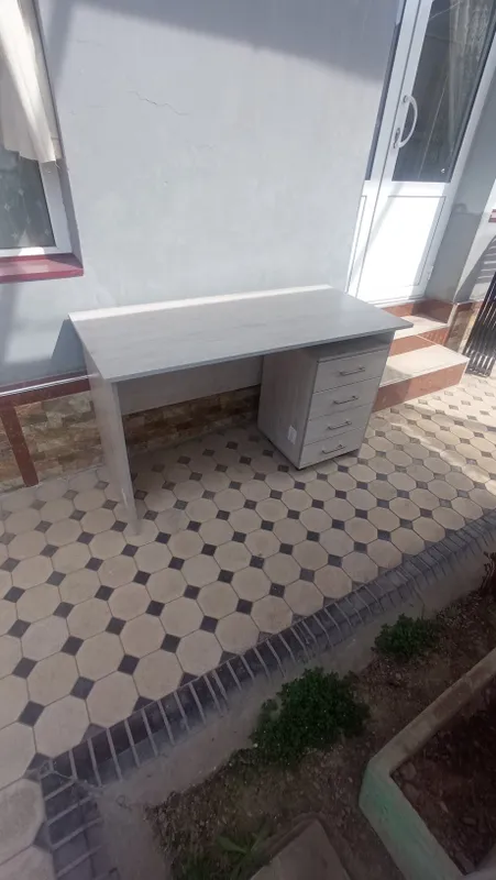 Stol,tumba kamud sotiladi. 4 Stol,tumba kamud sotiladi. 4