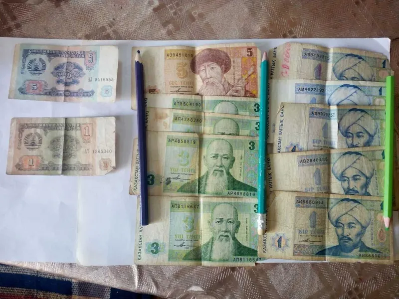 Продаю купюры разных стран 3