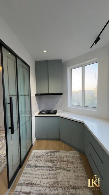 Продаётся 4-комнатная квартира, 100 м², 6/9, Шайхантахурский район 7