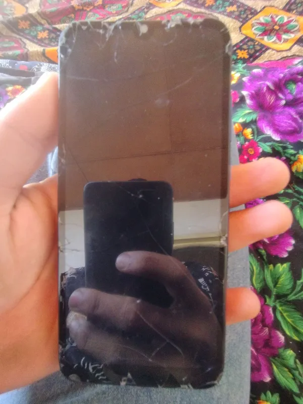honor 8 A xotirasi 32 GB EKRAN KUYGAN