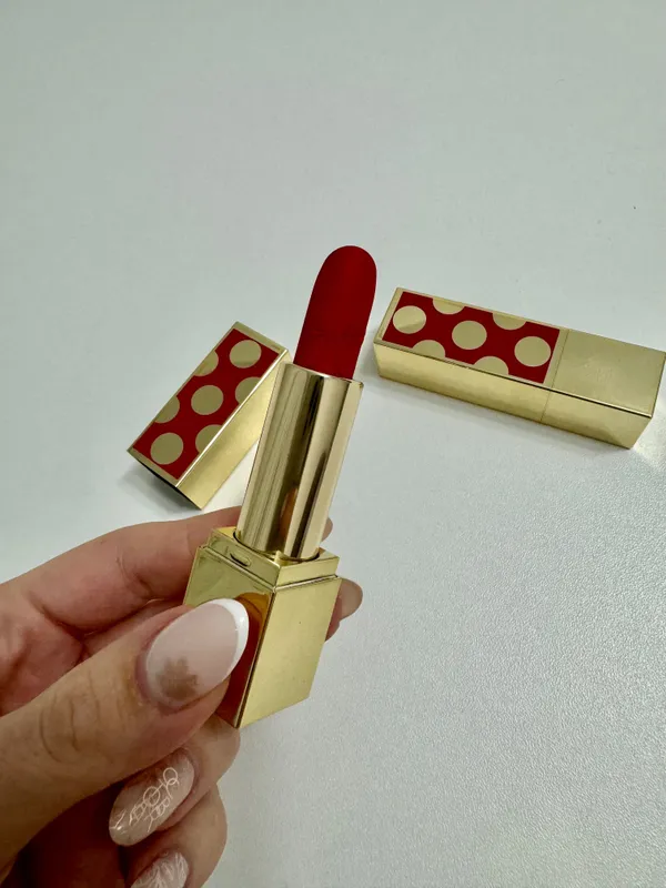 Помада Estée Lauder Limited Edition Lipstick Red Ribbon — фото 2