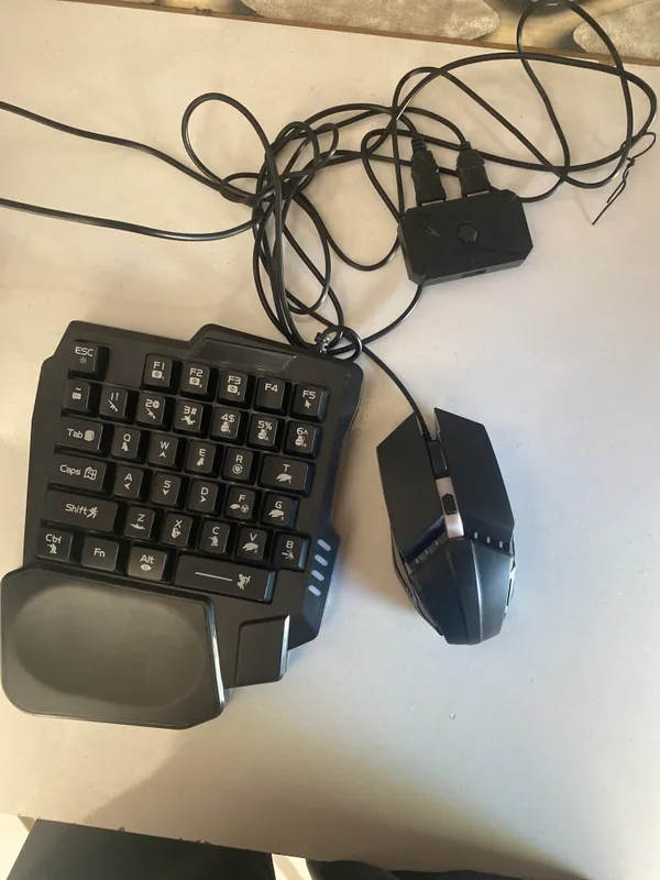 Klavyatura va mishka telfon uchun