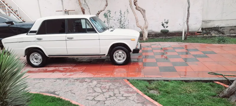 Vaz 2106 sotiladi