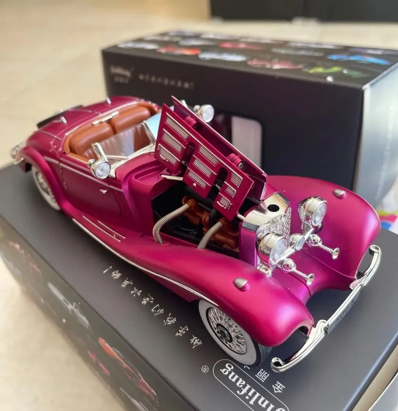Коллекционная модель автомобиля Mercedes Benz 1:24 — фото 1