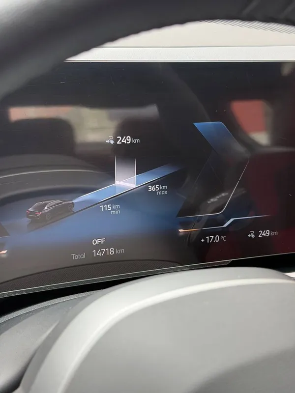Bmw i5 40l 2025-Yil +dop option 4K Tv+ HUD 14.700Km KRASKA TOZZA!!! — фото 4