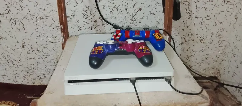 PlayStation 4 slim 6 PlayStation 4 slim 6
