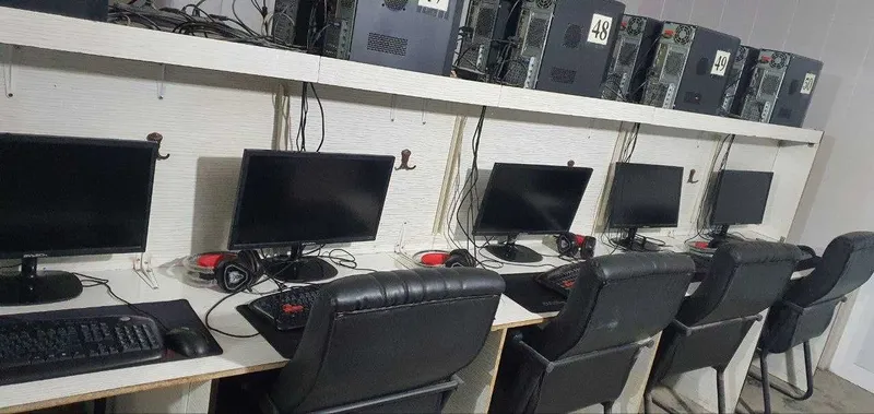 Монитор 22 дюйм AVTECH, SAMSUNG — фото 1