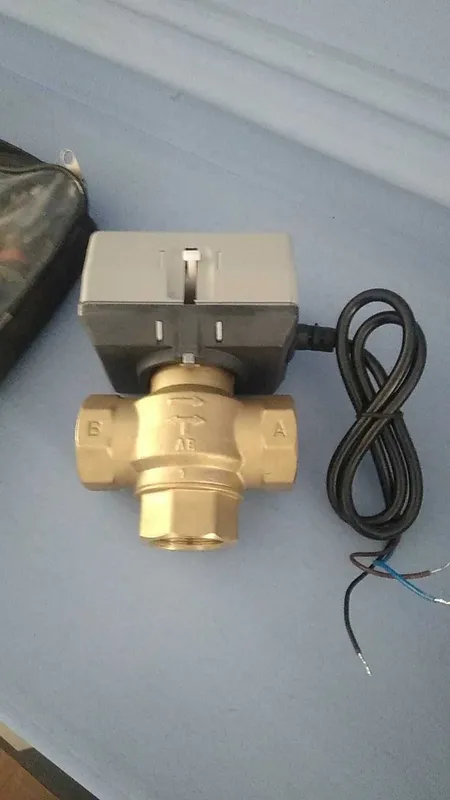 Моторизованный трехходовой клапан – HVAC и фанкойл — фото 1