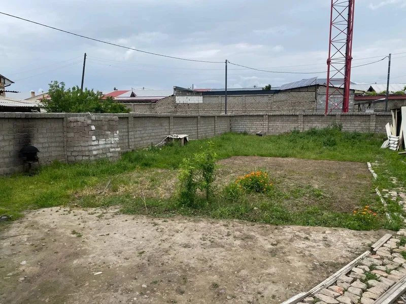 Bektemir tumanida 4 sotix yer maydoniga ega hovli sotiladi. 3 Bektemir tumanida 4 sotix yer maydoniga ega hovli sotiladi. 3