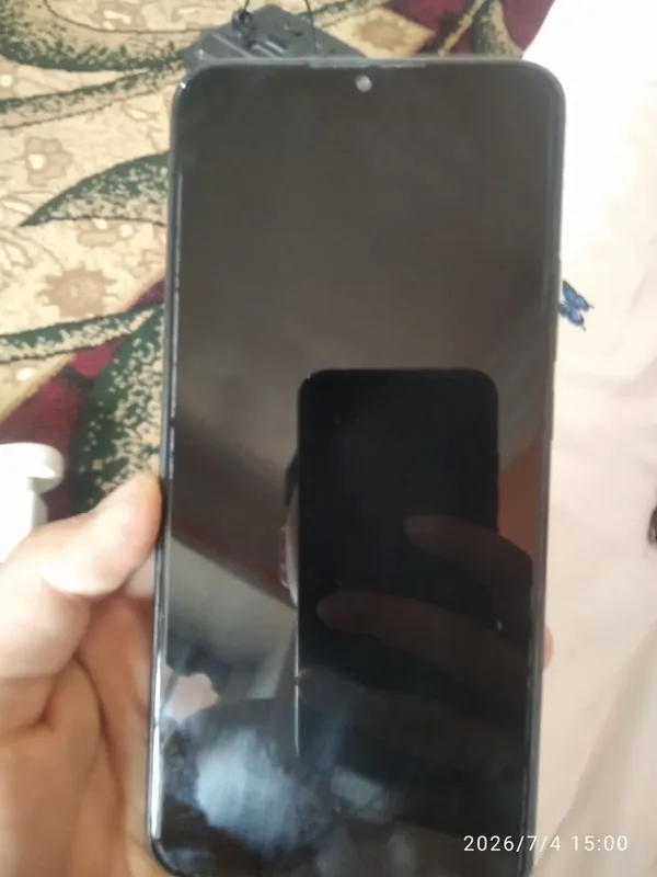 karobka bo telfon nom Redmi 9 4/128 ayb ekran alsg