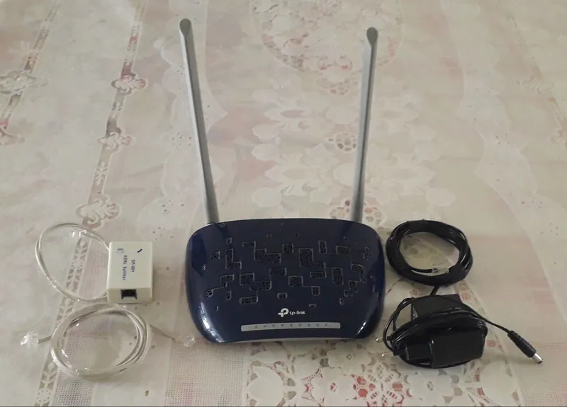 !СРОЧНО! WiFi роутер все провода в комплекте оригинал без повреждений