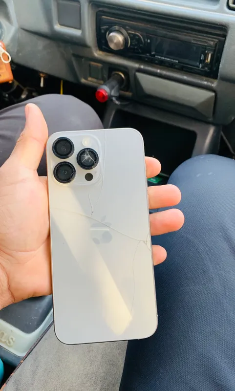 IPhone 15pro max Ayb orqas sngan 79% 750$ 256gb