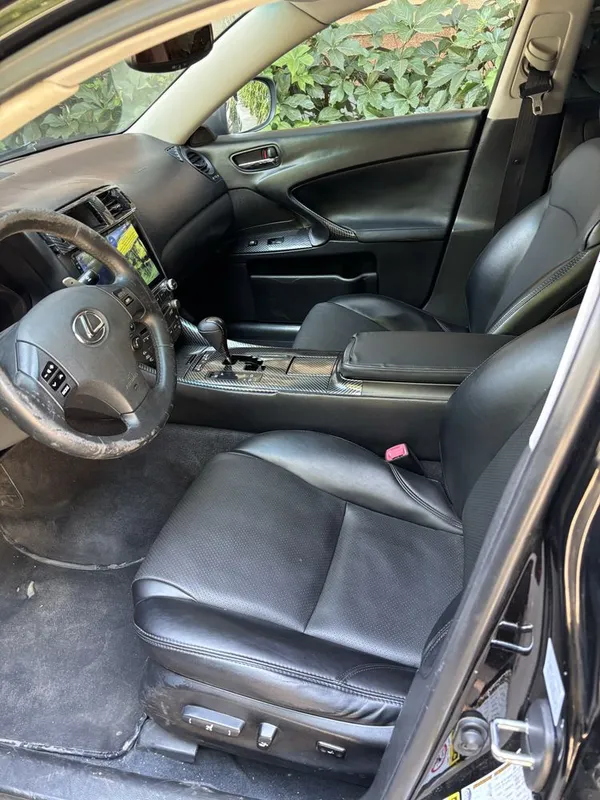 lexus is sotiladi 7