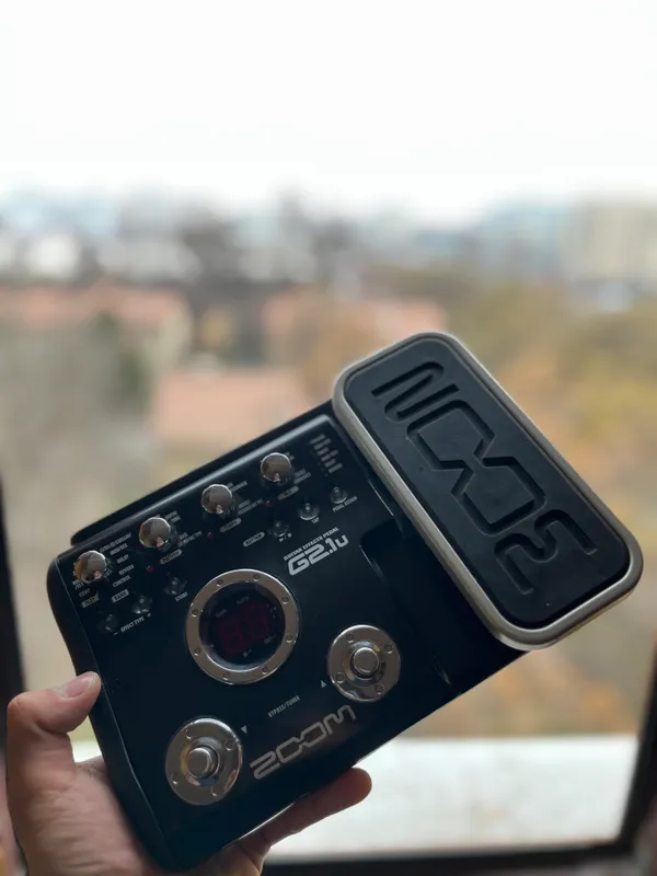 Продаётся процессор Zoom g2.1u 2 Продаётся процессор Zoom g2.1u 2