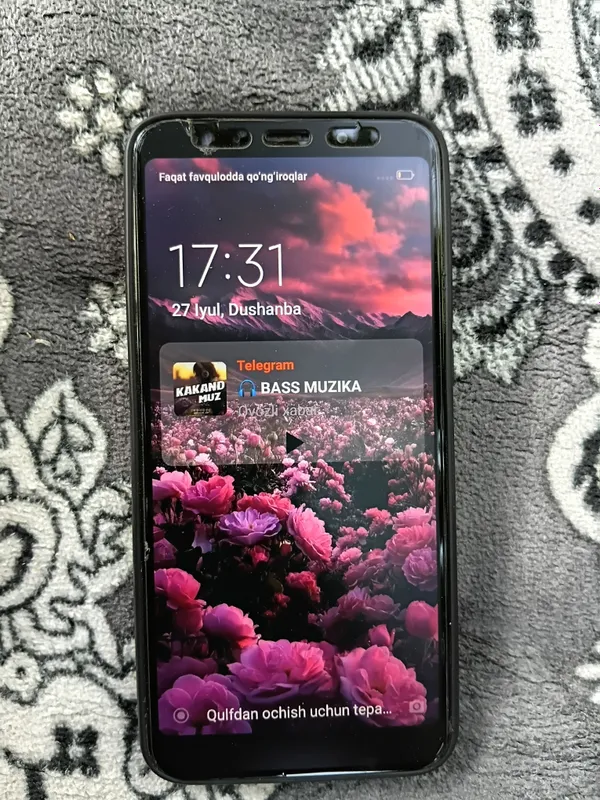 Redmi 5 sotiladi.ishlashi zor 3