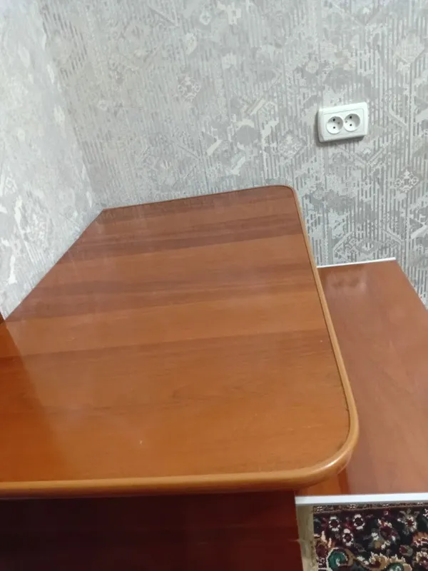 Кампьютер учун стол сотилади 2 Кампьютер учун стол сотилади 2