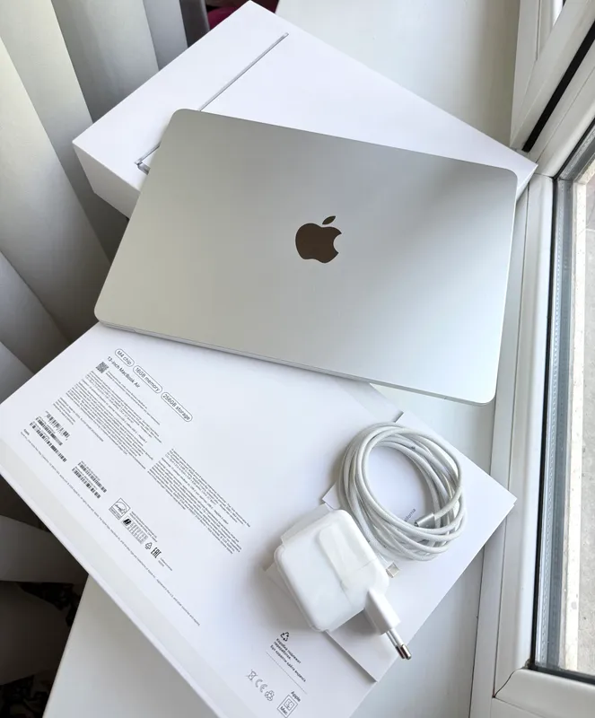 MacBook Air M4 Silver 16/256GB 11Цикл RU/A 1