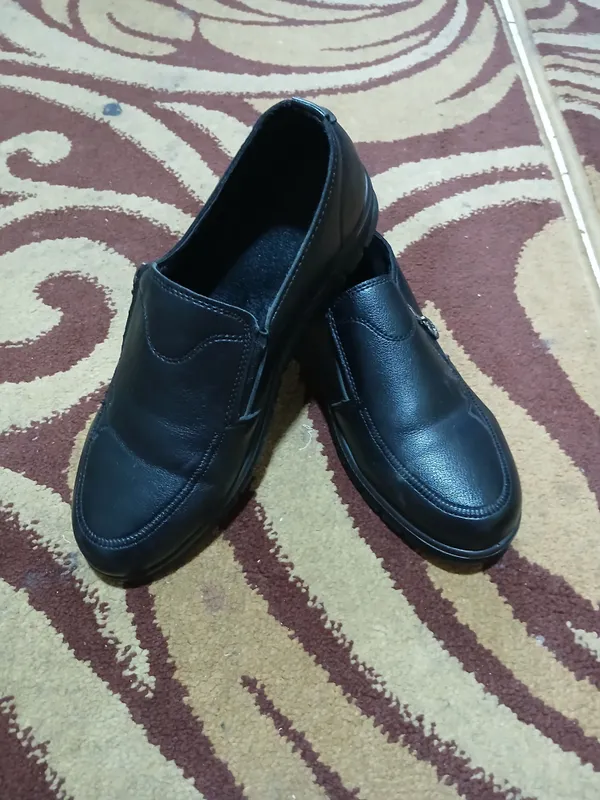 oyoq kiyim ayollar uchun