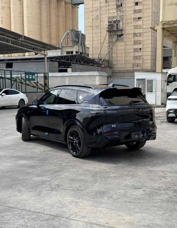 Voyah Free 4WD hybrid 2025