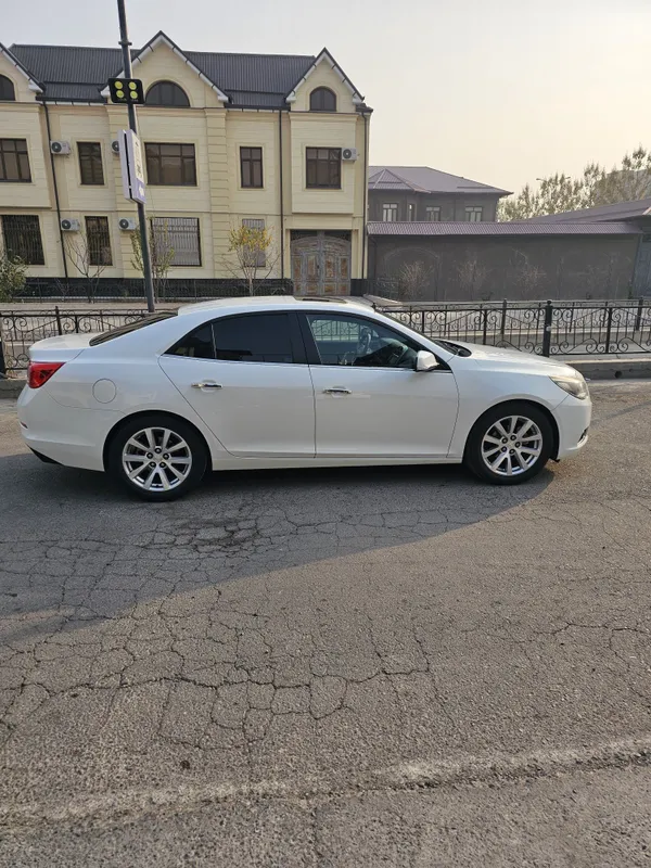 Chevrolet ,Malibu oq jemchug 4 Chevrolet ,Malibu oq jemchug 4