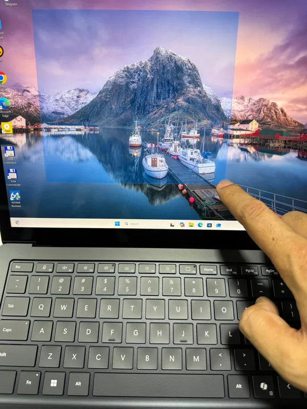 Surface Laptop 6 2K Core i5 Ultra 135H/16GB/512GB 3 Surface Laptop 6 2K Core i5 Ultra 135H/16GB/512GB 3