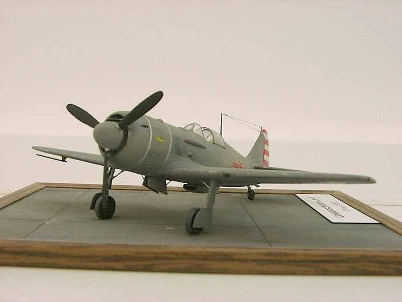 Сборная модель самолета Мессершмитт Bf 109 F2 (Italeri, 1:72) — фото 3