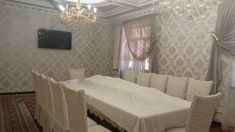 Yengi tashmi 50 yillik ilgor mahallada 3.75 uy sotiladi honalar 7 ta 2 3