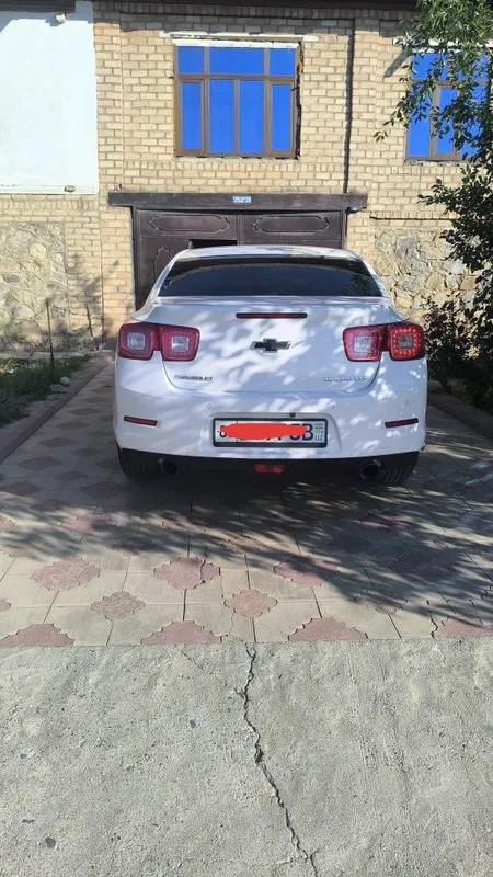 mashina ideal holatda faqat haydash kerak