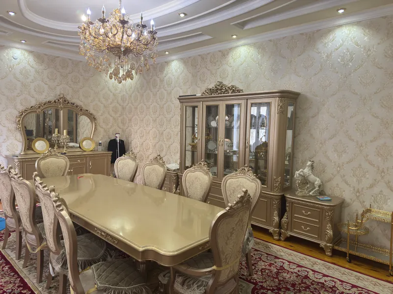 Продаётся полный комплект мебели для залаи спальни