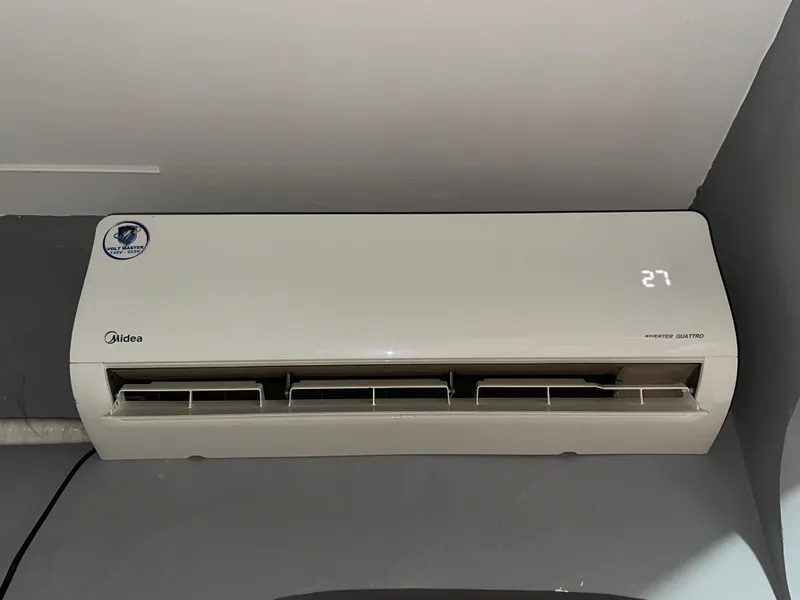 Midea Aurora Inverter 18000 BTU до 40 м²
