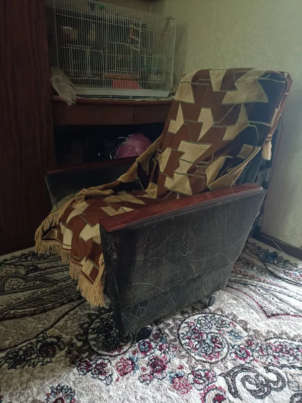 продам 2 кресла и диван продам 2 кресла и диван