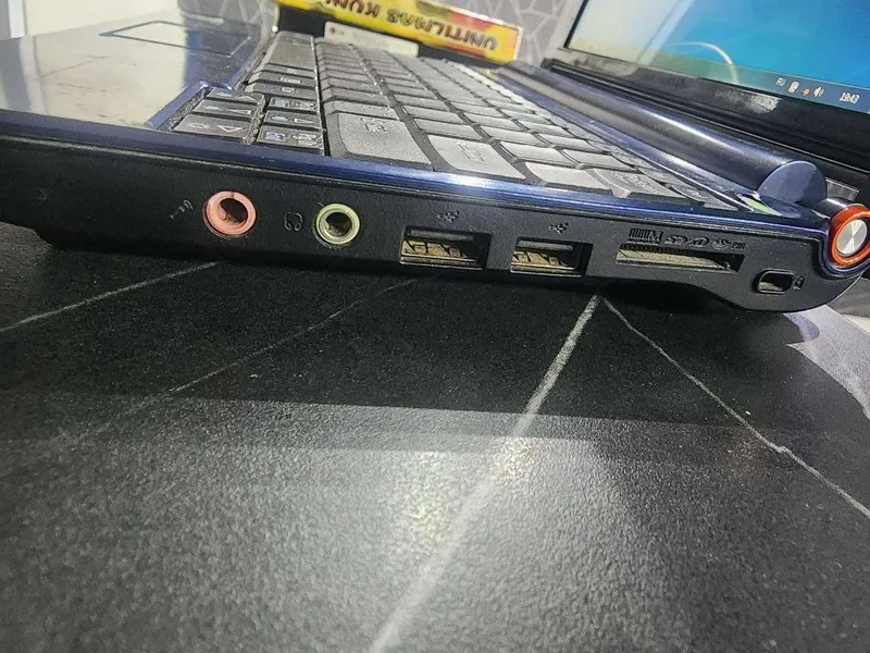 Acer Aspire one ZG5 бюджетный нетбук windows 7 — фото 7