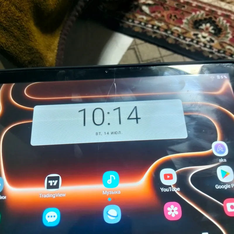 Планшет с AirPods 3