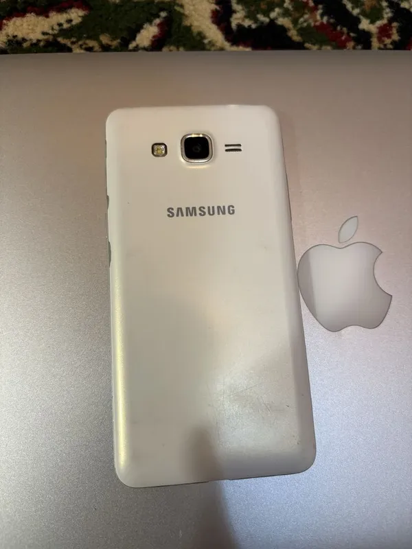samsung galaxy grand iphone 4s 2 samsung galaxy grand iphone 4s 2
