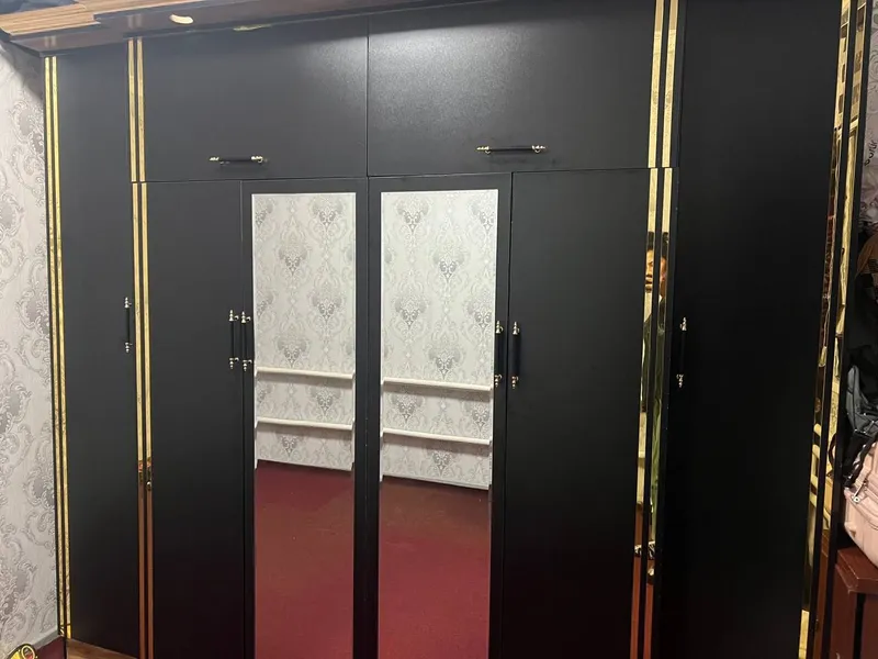 shfaner va spalniy srojna sotiladi