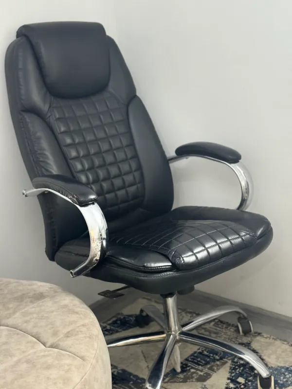 Aylanadigan ofis kreslo