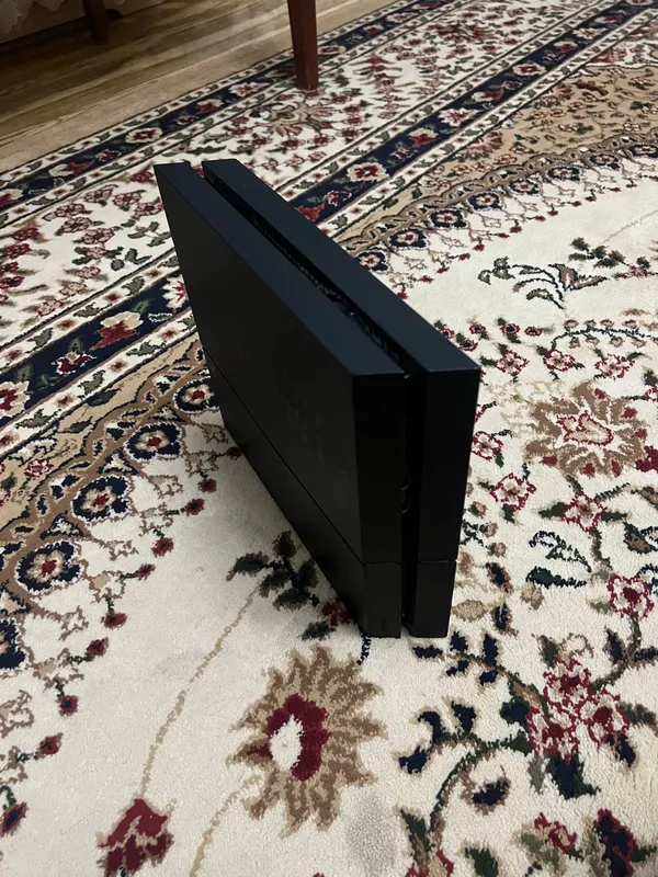 Playstation 4 holati yaxshi — фото 1
