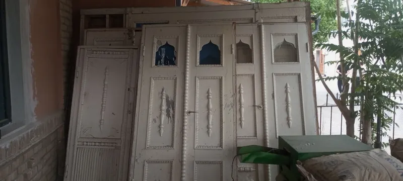 Eshik darvozolo sotilodi galishib baraman