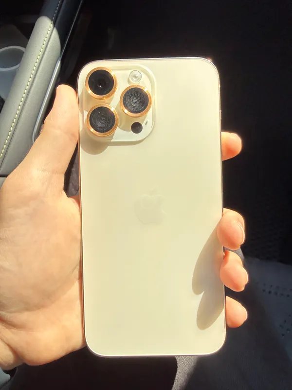 Iphone 14 pro max gold 2 Iphone 14 pro max gold 2